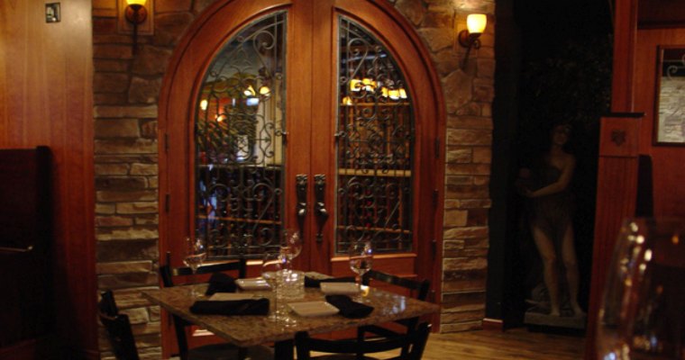 The-Vine-Wine-Room
